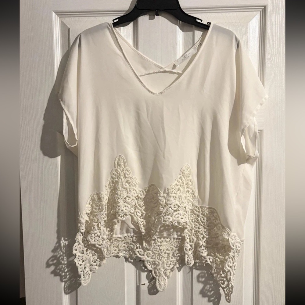 Astr Cream Lace-Hem Cross-Strap V-Neck Tunic